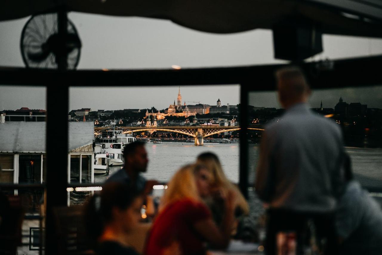 Vogue Boat * Budapesta