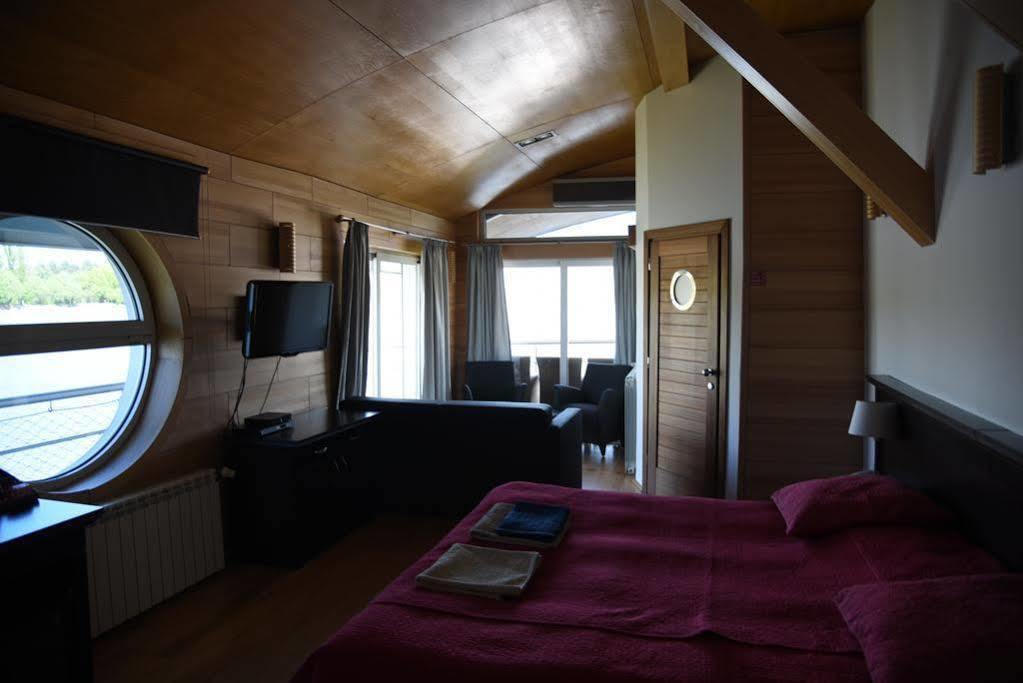 Vogue Boat Apartment